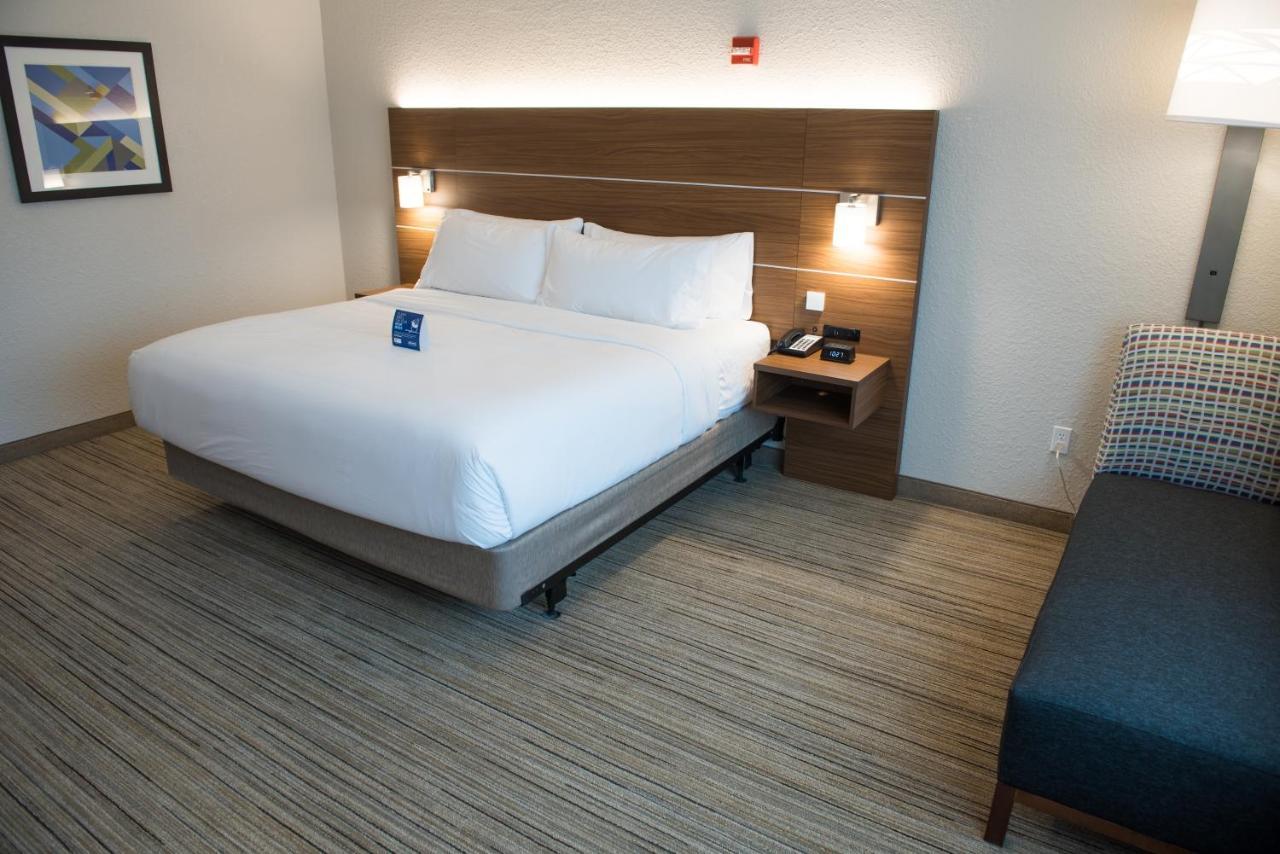 Holiday Inn Express & Suites - Merrillville By Ihg Exterior foto