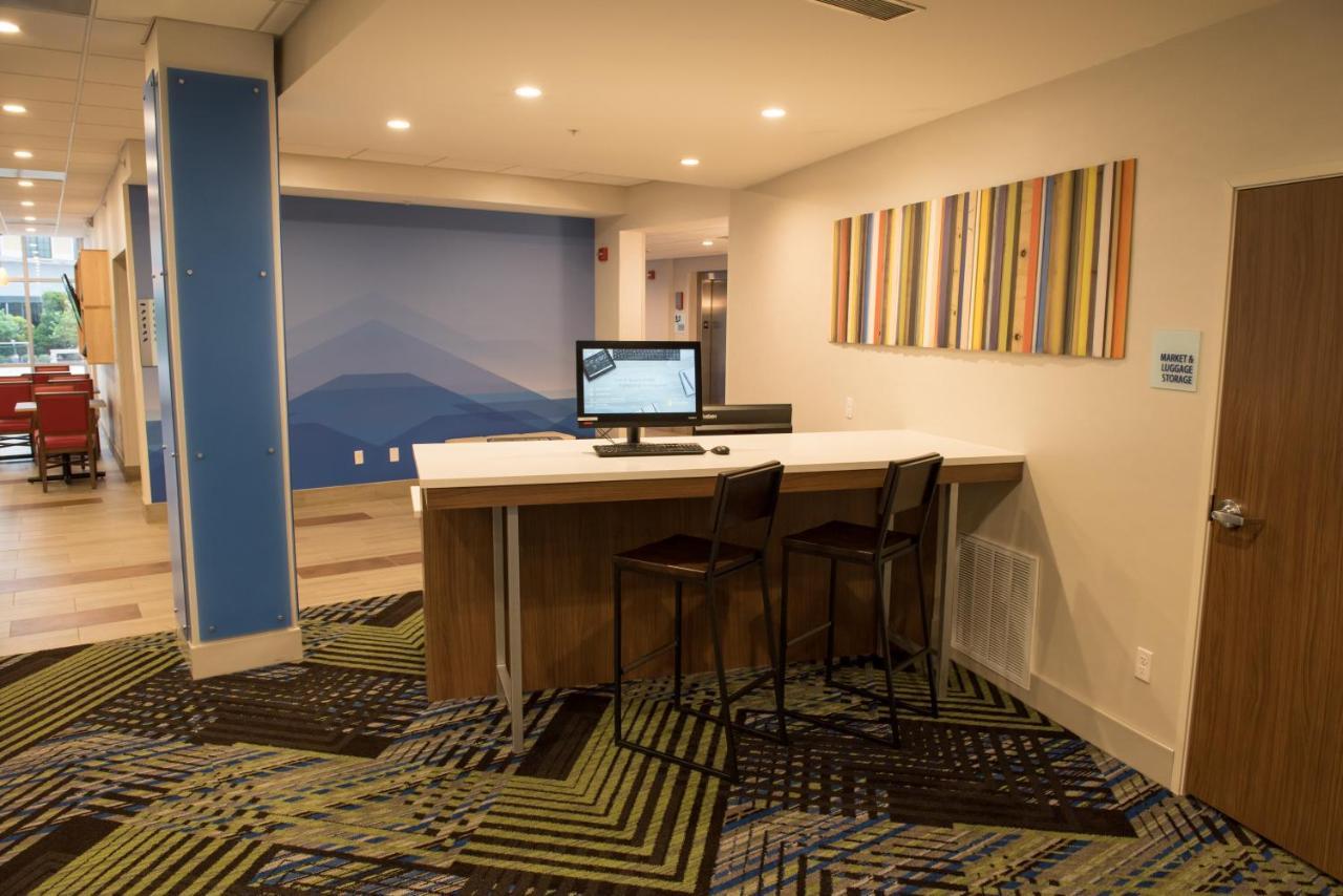 Holiday Inn Express & Suites - Merrillville By Ihg Exterior foto